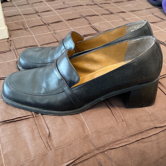 Naturalizer Thick Heeled Dress Shoe - Picture 2 of 6